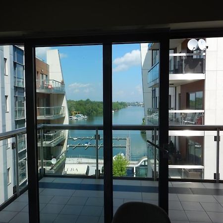 Imadnivalo Medences Hotellakas Szaunaval. ブダペスト エクステリア 写真